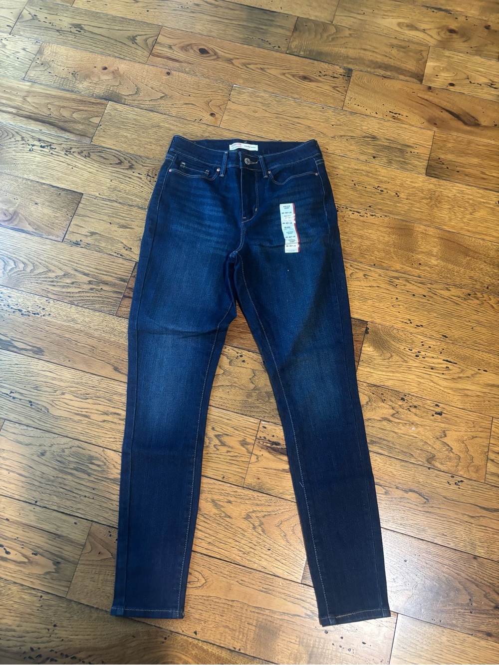 NWT Levi's Dark Blue Women's High Rise Skinny Jeans Size 4